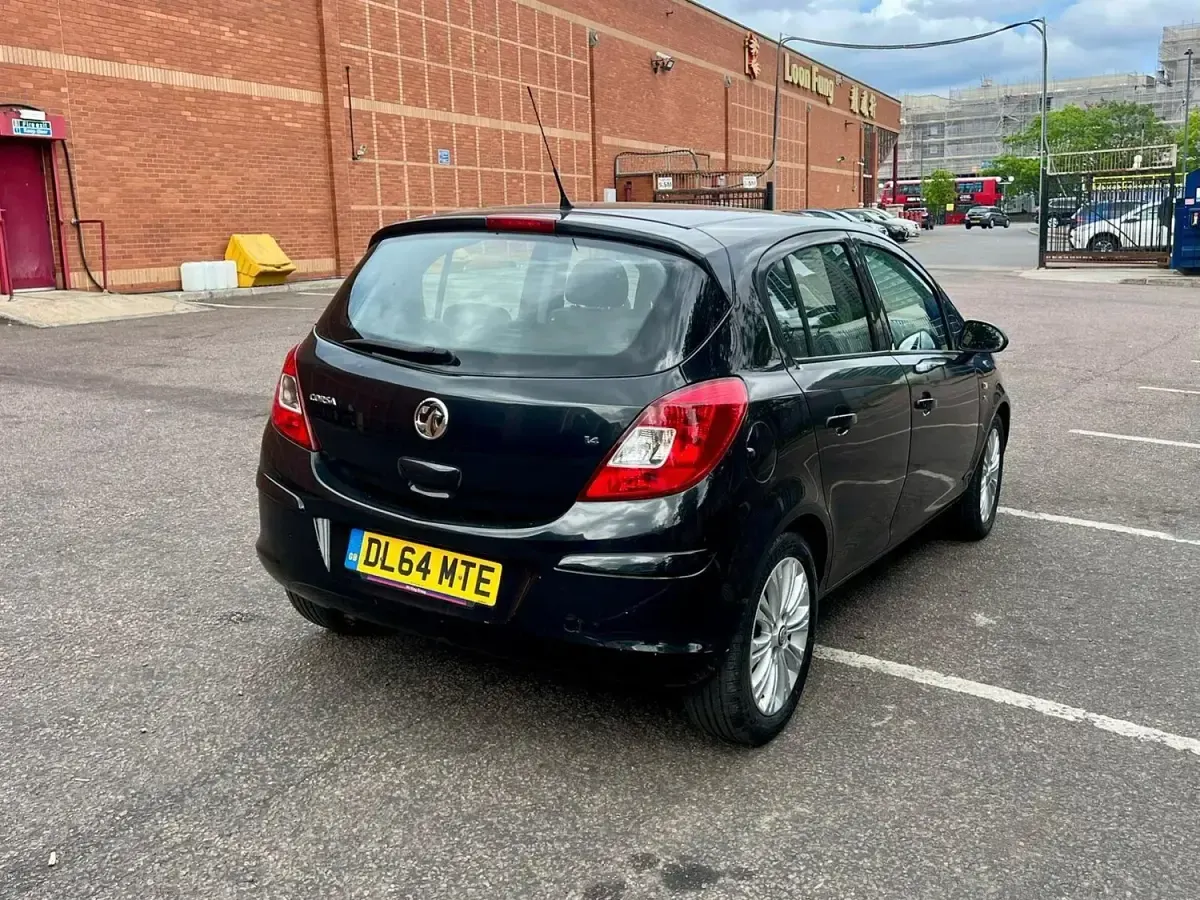 Second-hand Vauxhall Corsa 2015 Negru Hatchback