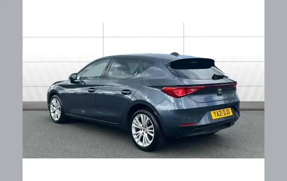 Used Seat Leon SE Dynamic 110 HP (80 kW) 2021 Grey Hatchback