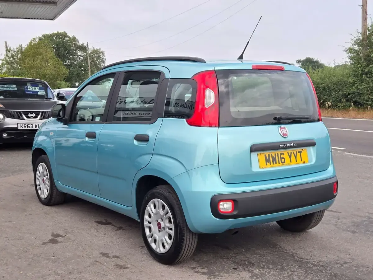 Used Fiat Panda Easy 85 HP (62 kW) 2016 Blue Hatchback