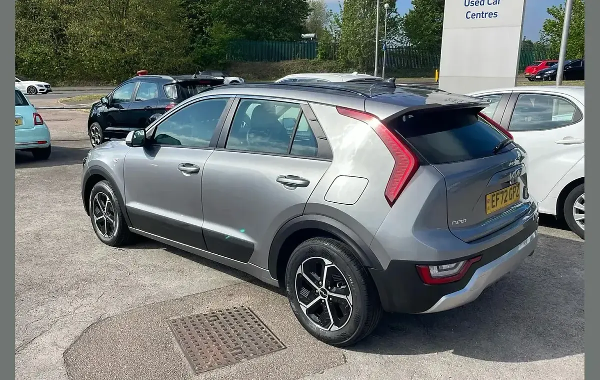 Używany Kia Niro 139 KM (102 kW) 2023 Szary SUV
