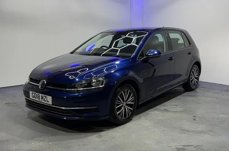 Used VW Golf VII SE 110 HP (80 kW) 2018 Blue Hatchback