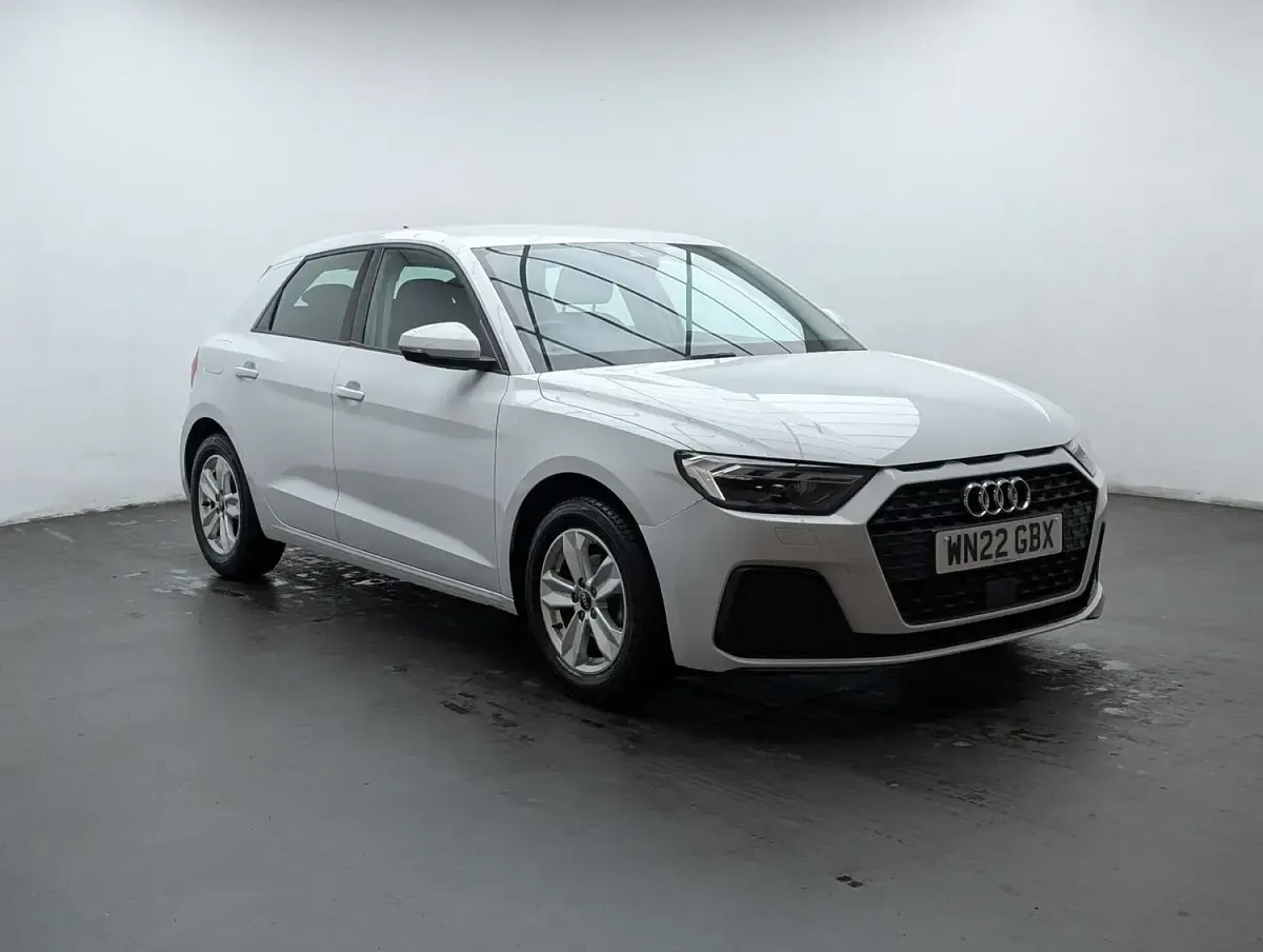 Used Audi A1 Sportback Design 95 HP (69 kW) 2022 White Hatchback