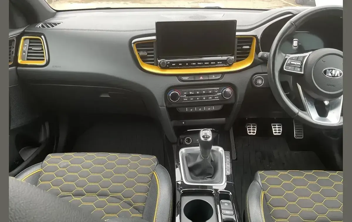 Used Kia XCeed First Edition 138 HP (101 kW) 2021 Yellow SUV