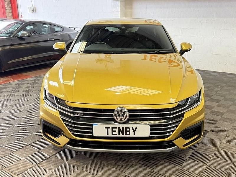 Used VW Arteon R-line 190 HP (139 kW) 2018 Yellow Hatchback