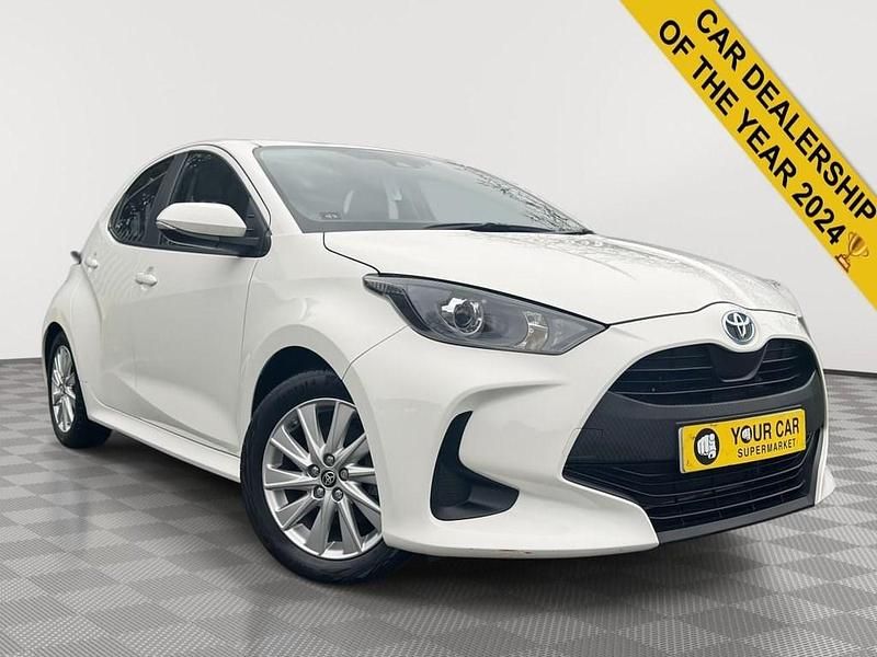 Second-hand Toyota Yaris Hybrid 116 CP (85 kW) 2022 Alb Hatchback