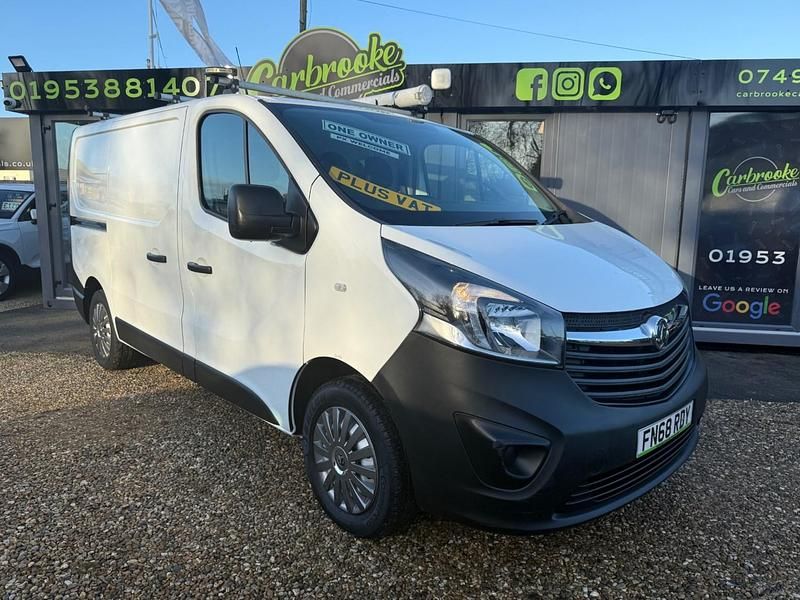 Second-hand Vauxhall Vivaro 95 CP (69 kW) 2018 Alb Monovolum