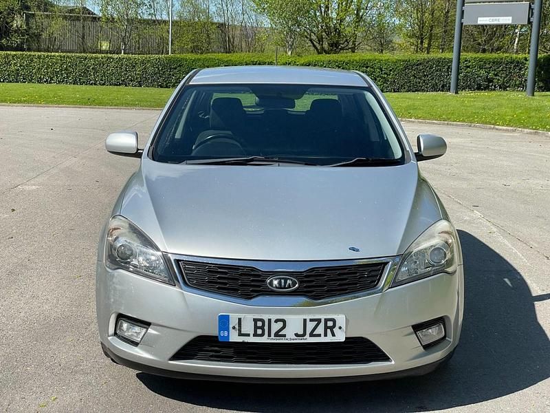 Used Kia Ceed 2012 Silver Hatchback