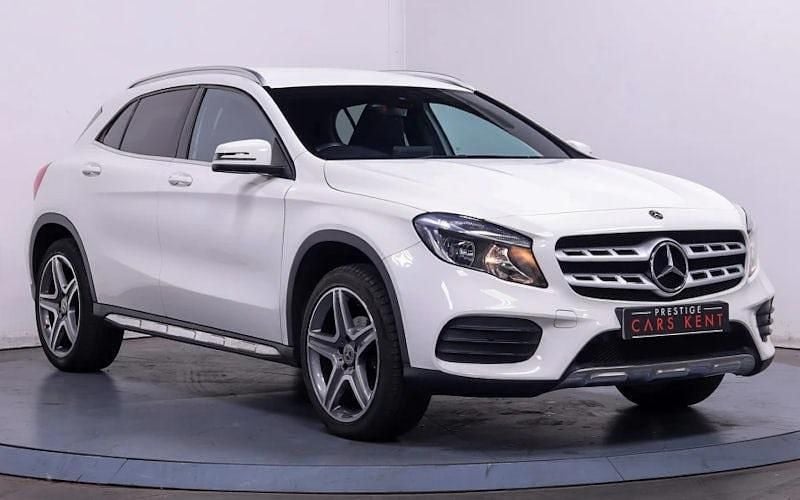 White Used 2019 Mercedes GLA200 AMG line SUV | £13,985 (Good price) - Image 1/4