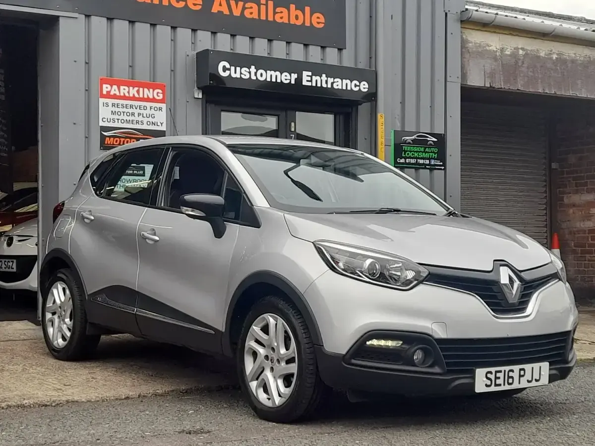 Used Renault Captur Dynamique 90 HP (66 kW) 2016 SUV