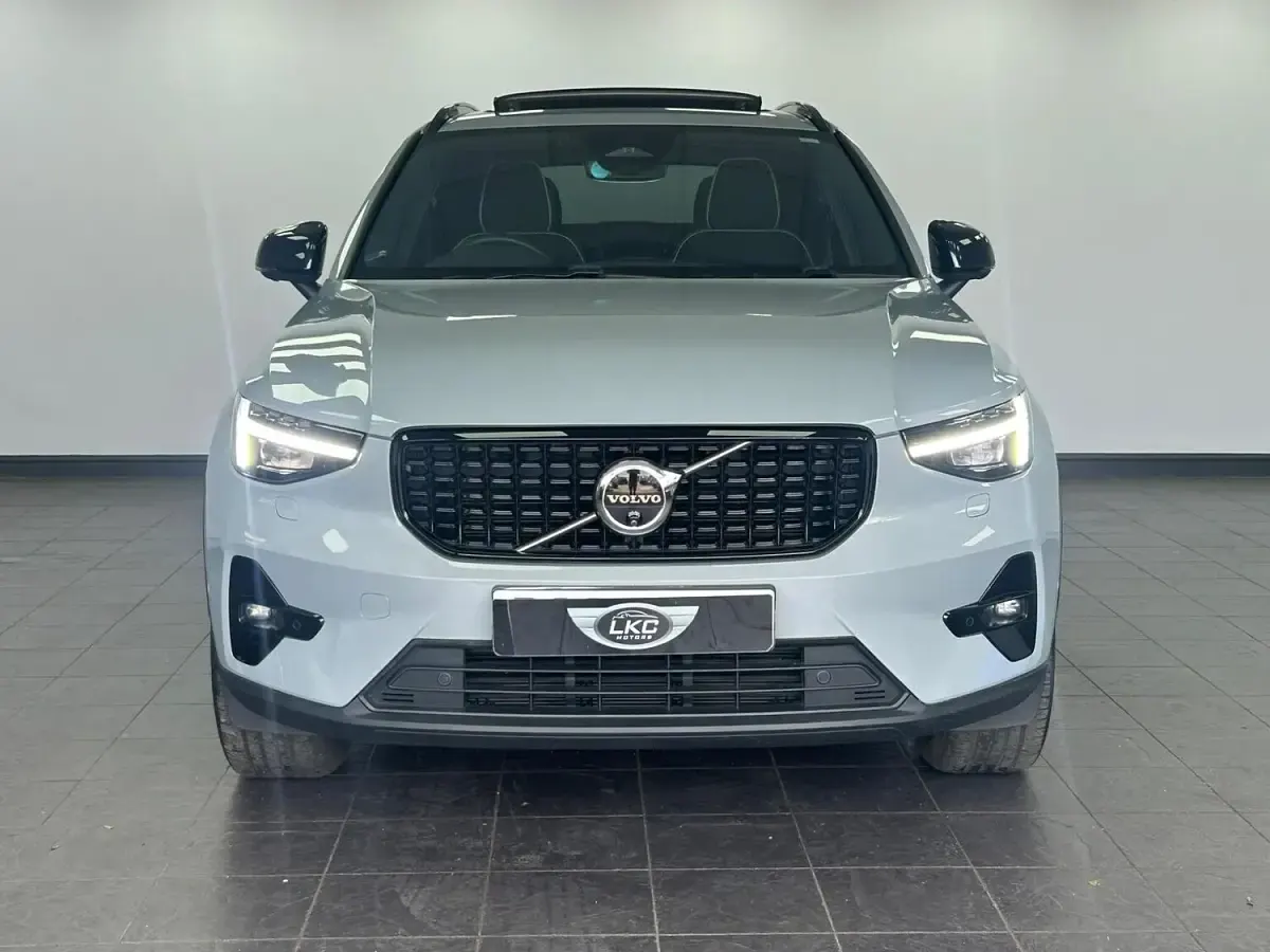 Used Volvo XC40 Ultimate 2024 Grey SUV