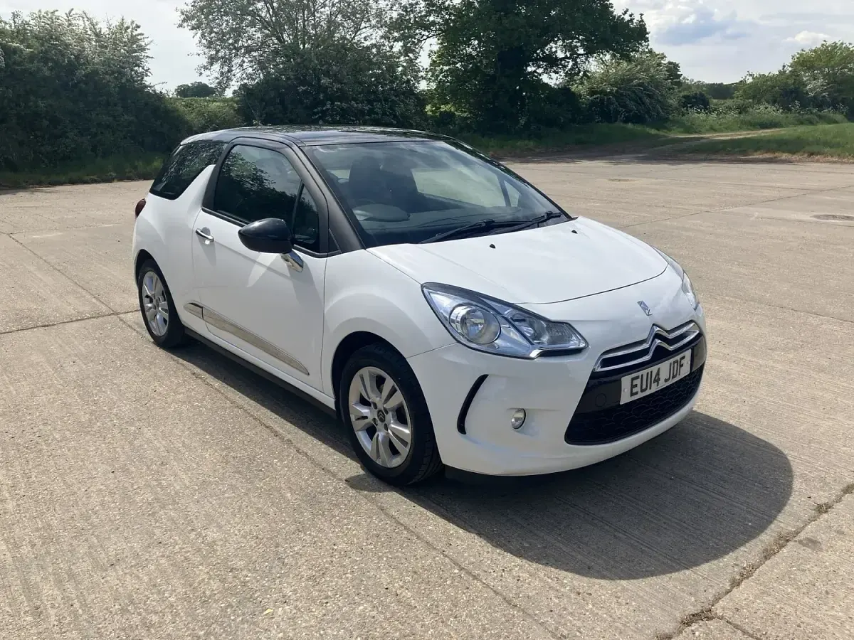 Used Citroën DS3 82 HP (60 kW) 2014 White Hatchback