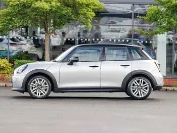 Used Mini Cooper Classic 114 kW (156 HP) 2025 Silver Hatchback