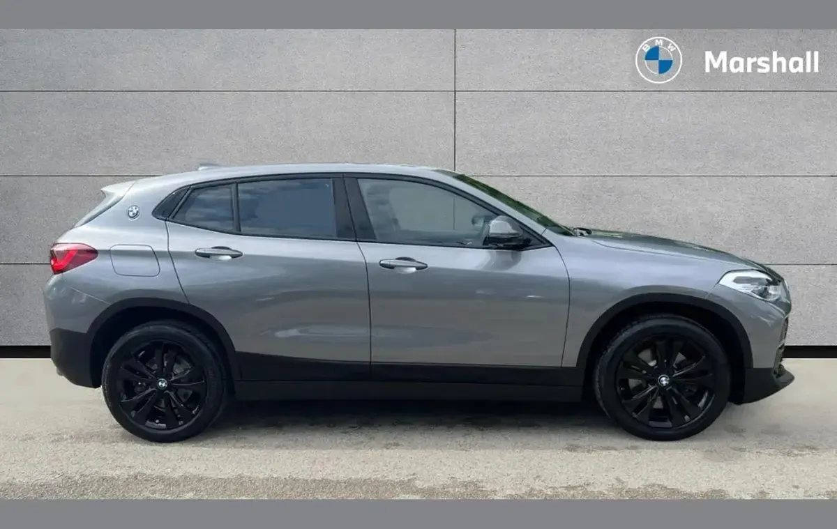 Usado BMW X2 Sport Line 178 CV (130 kW) 2023 Gris SUV
