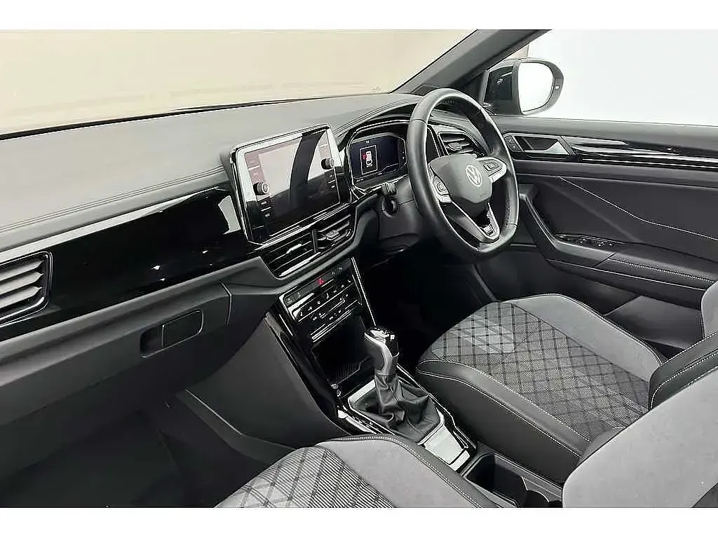 Used VW T-Roc 150 HP (110 kW) 2024 SUV