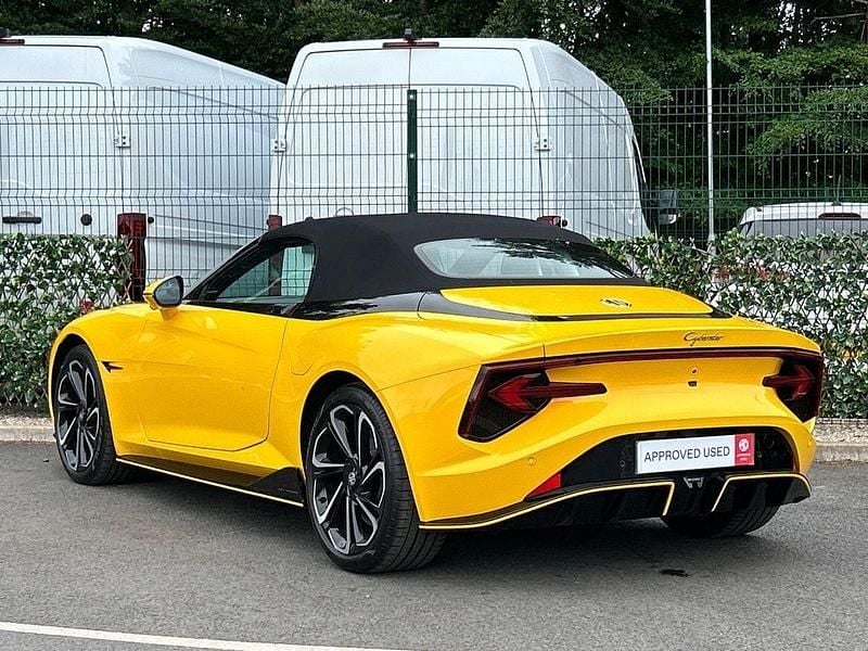 Used MG Cyberster Trophy 375 kW (510 HP) 2025 Yellow Cabriolet