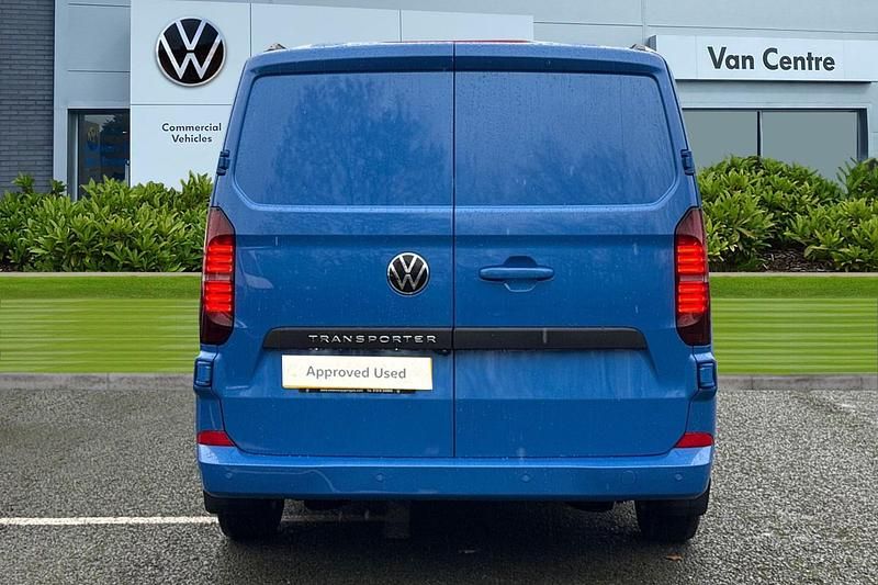 New VW Transporter Pro 148 HP (108 kW) 2025 Blue Van