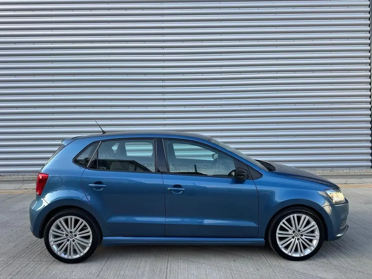 Used VW Polo BlueGT 75 HP (55 kW) 2024 Blue Hatchback