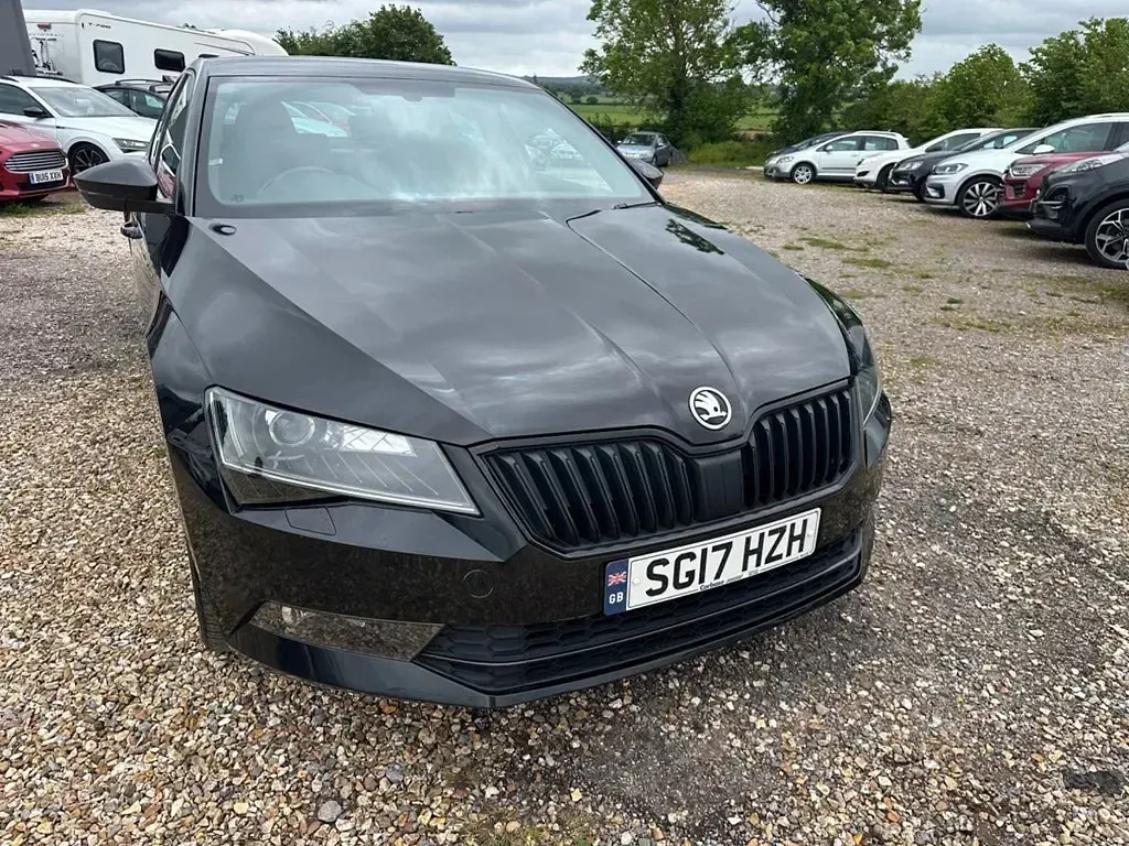 Usado Skoda Superb SportLine 220 HP (161 kW) 2017 Preto Citadino