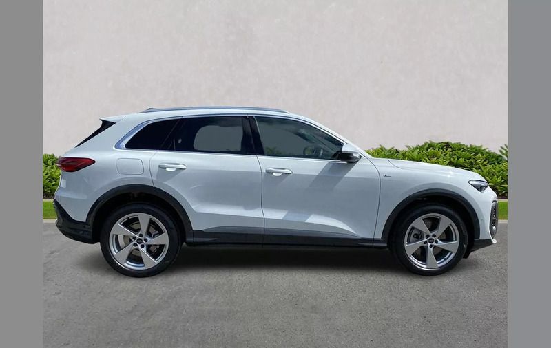 Used Audi Q5 S-Line 200 HP (147 kW) 2024 Other SUV