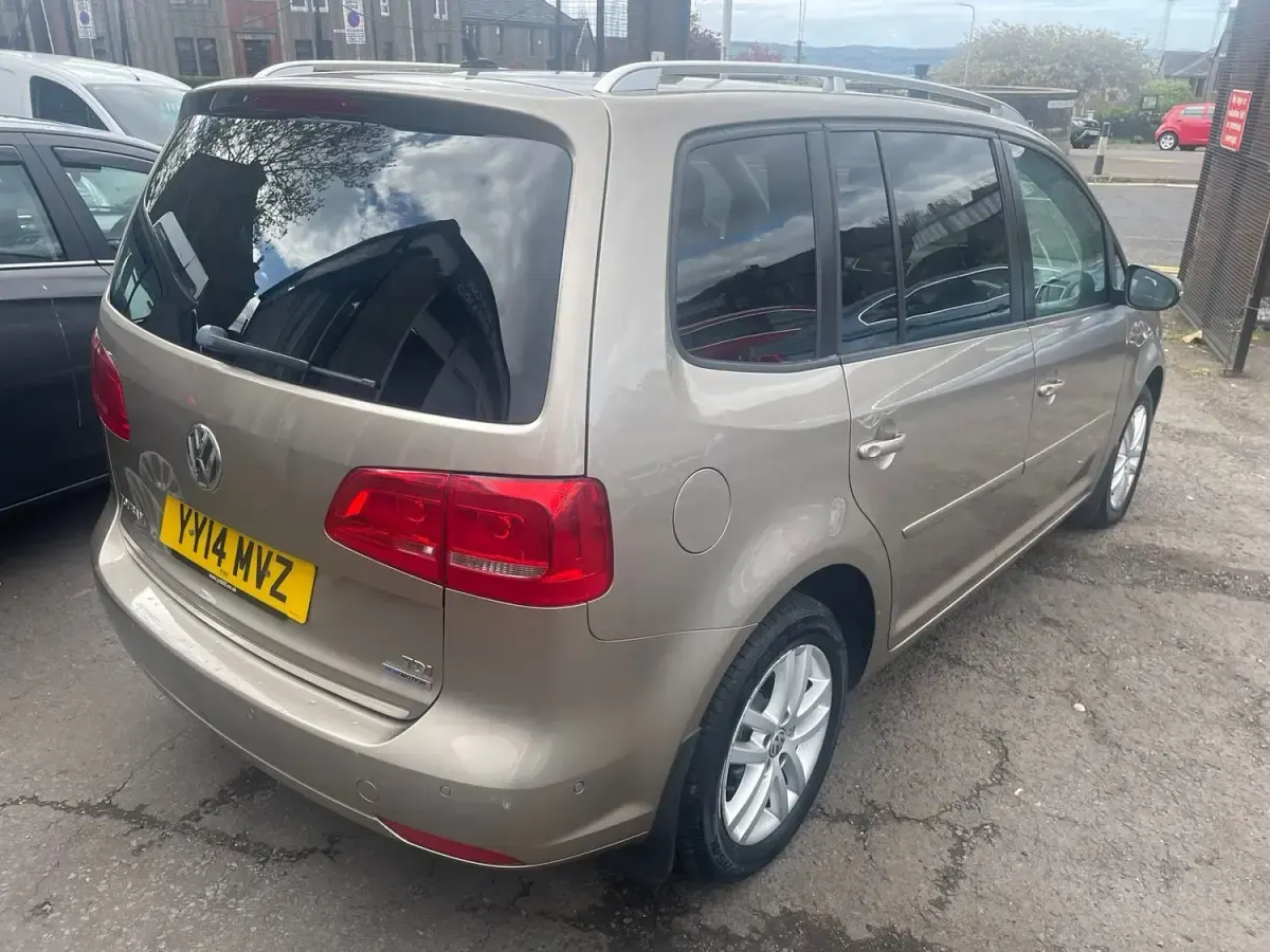 Used VW Touran SE 105 HP (77 kW) 2014 Beige MPV