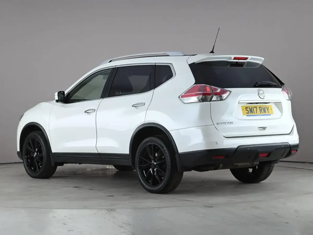 Używany Nissan X-Trail N-Vision 177 KM (130 kW) 2017 Biały SUV