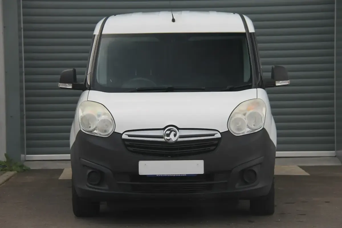 Used Vauxhall Combo 2016 White MPV