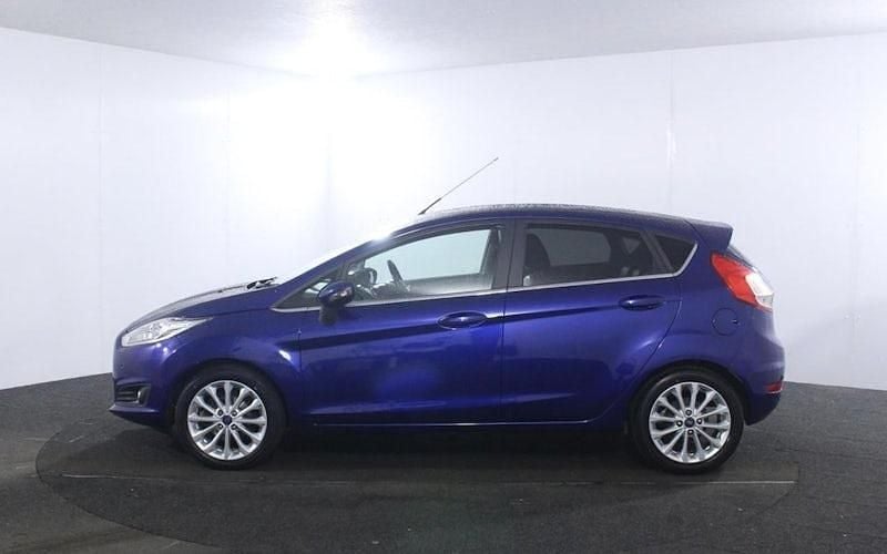 Used Ford Fiesta Titanium X 101 HP (74 kW) 2017 Blue Hatchback