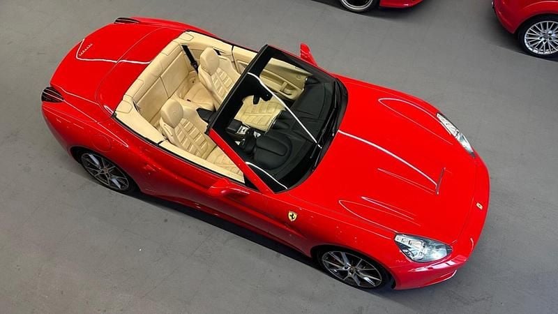 Used Ferrari California 2009 Red Cabriolet