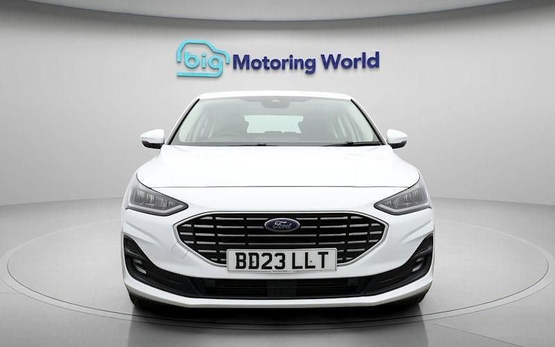 Używany Ford Focus Titanium 125 KM (91 kW) 2023 Biały Hatchback