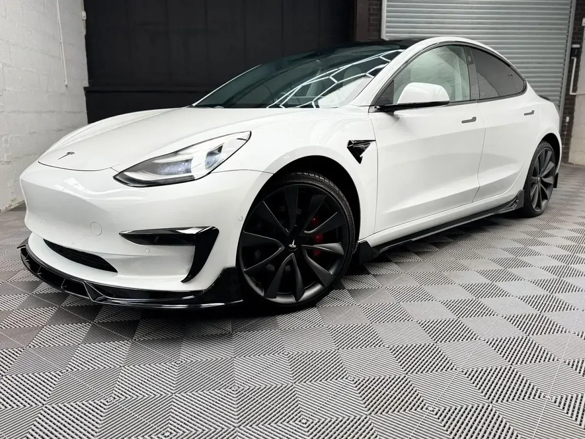 Used Tesla Model 3 Performance 461 kW (627 HP) 2020 White Sedan