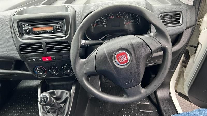 Używany Fiat Doblò 2017 Biały Minivan