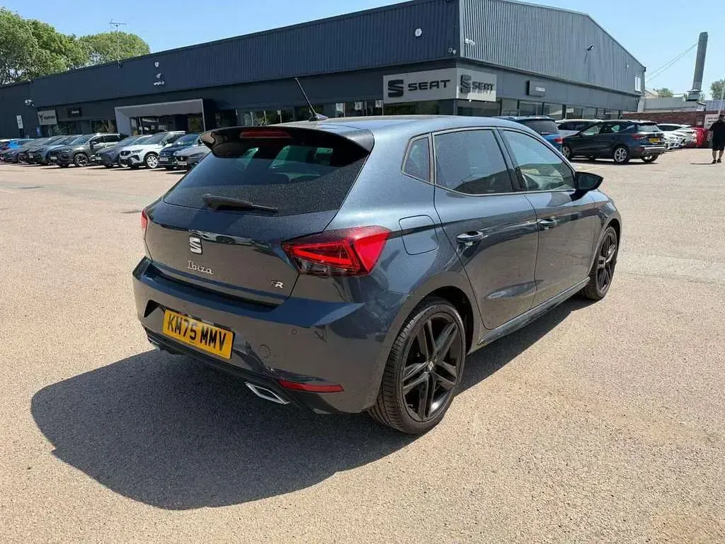 Używany Seat Ibiza Black Edition 95 KM (69 kW) 2025 Szary Hatchback