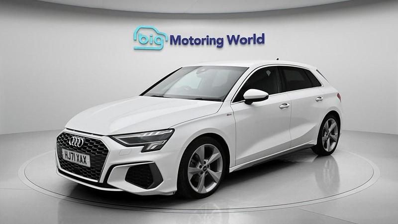 Used Audi A3 Sportback S-Line 150 HP (110 kW) 2021 White Hatchback