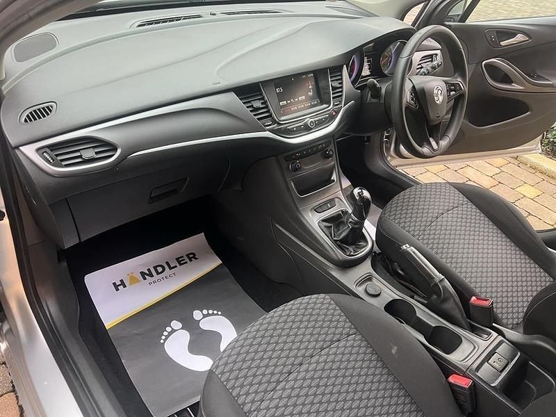 Used Vauxhall Astra Design Edition 2016 Silver Hatchback