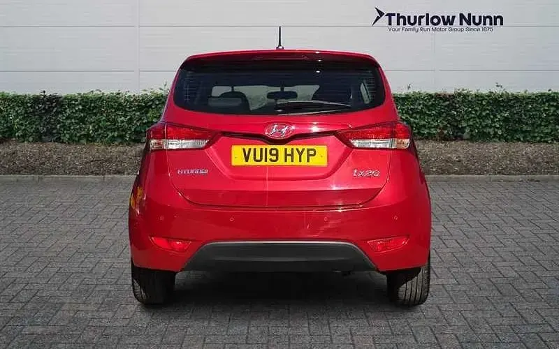 Used Hyundai ix20 SE 125 HP (91 kW) 2018 Red Hatchback