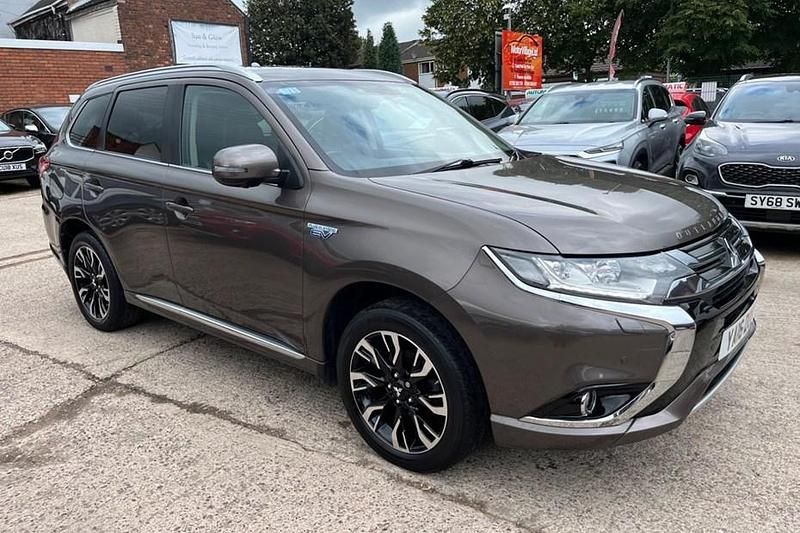 Used 2016 Mitsubishi Outlander P-HEV | £10,890 (Fair price) - Image 1/1
