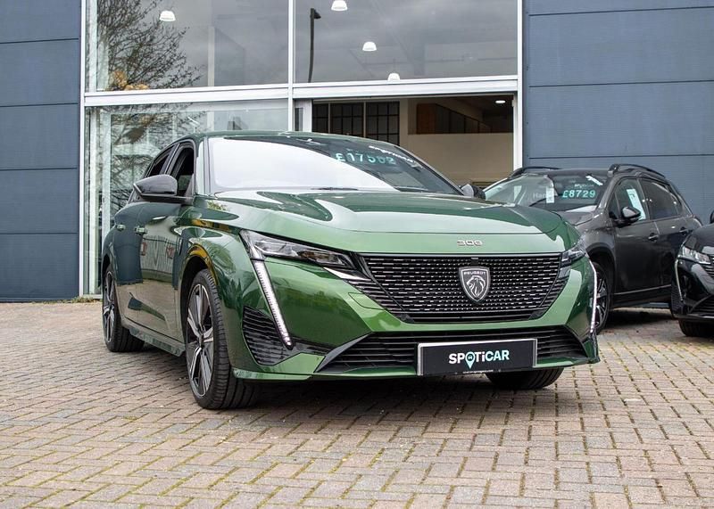 Used Peugeot 308 GT 129 HP (94 kW) 2023 Green Hatchback