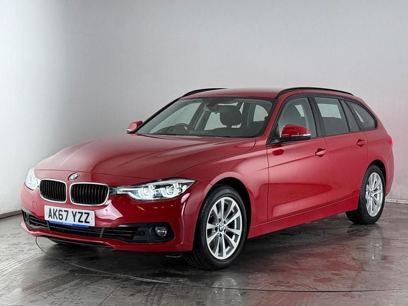 Used BMW 318 136 HP (100 kW) 2018 Red Estate