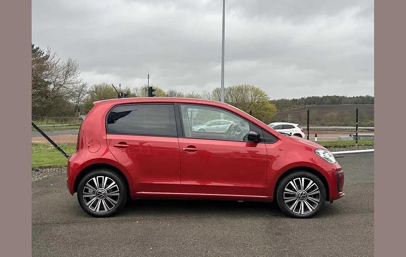 Begagnad VW up! Black Edition 65 HK (47 kW) 2022 Röd Halvkombi