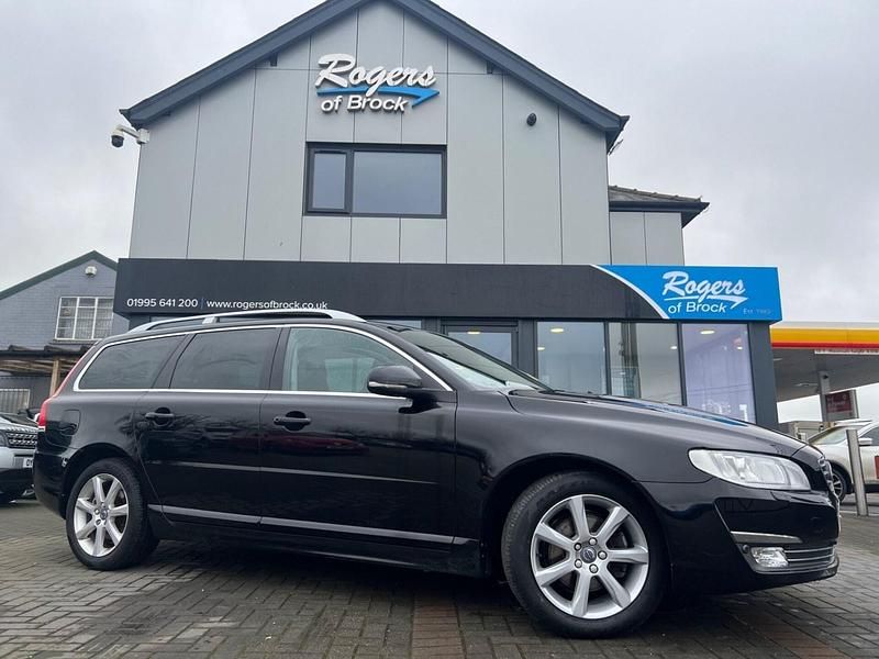 Second-hand Volvo V70 SE Lux 181 CP (133 kW) 2016 Negru Break