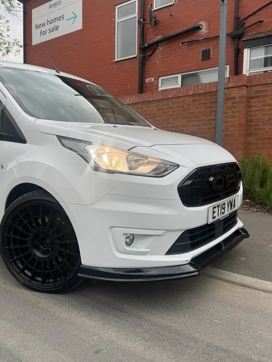 Używany Ford Transit Connect Limited 120 KM (88 kW) 2019 Biały Minivan