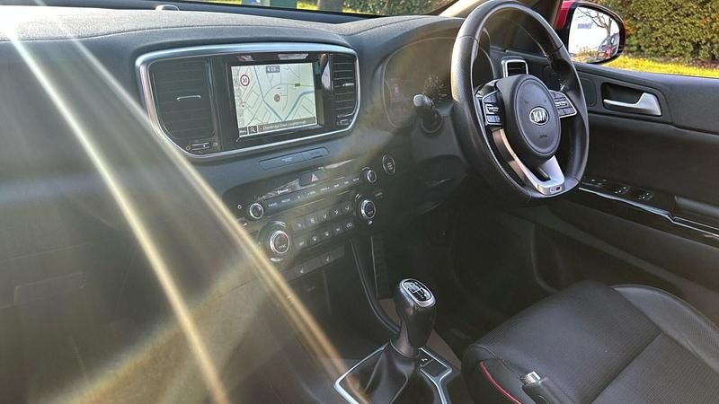 Used Kia Sportage GT-Line 134 HP (98 kW) 2019 Red SUV