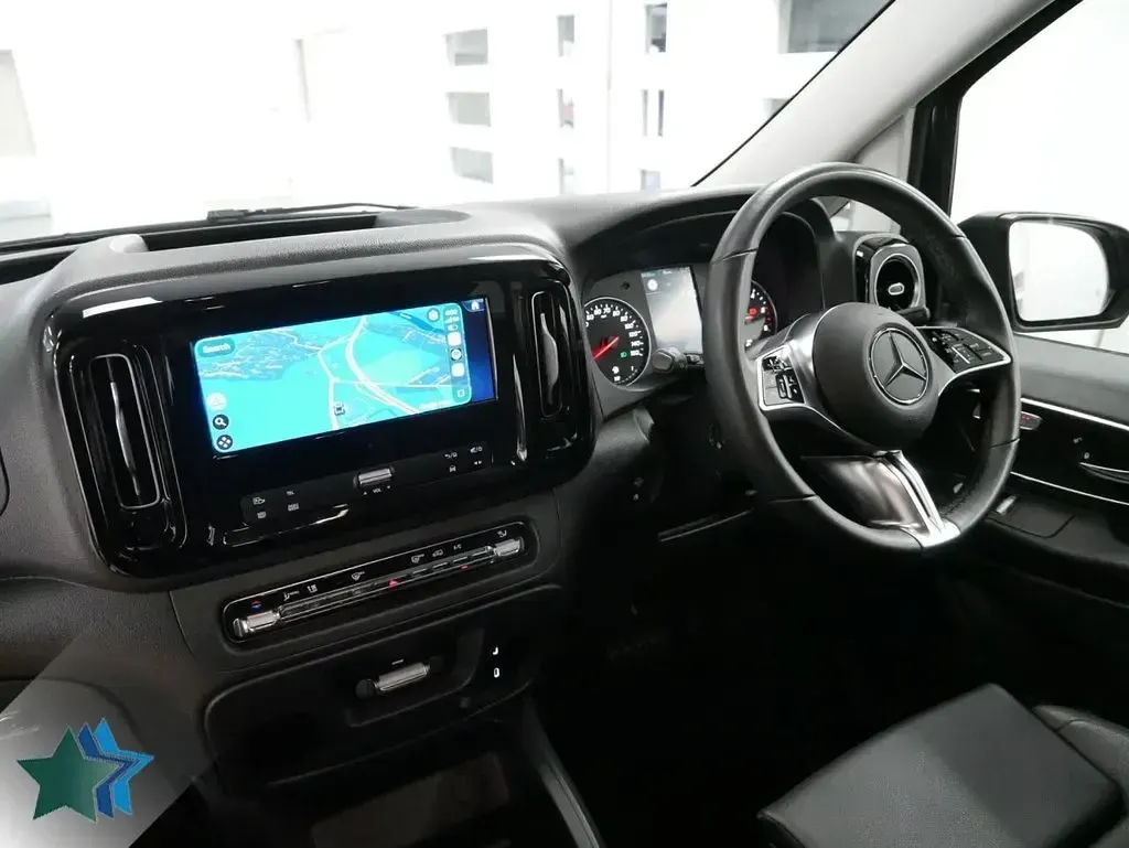 Used Mercedes Vito 190 HP (139 kW) 2025 Blue Van