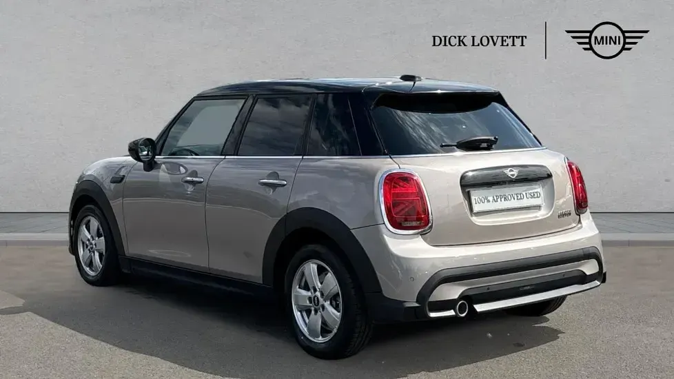 Używany Mini Cooper Classic 134 KM (98 kW) 2023 Szary Hatchback