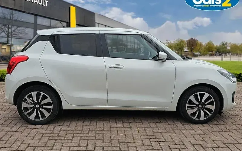 Used Suzuki Swift SZ5 111 HP (81 kW) 2018 White Hatchback