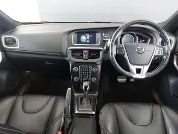 Käytetty Volvo V40 R-Design Pro 122 HP (89 kW) 2017 Hopea Viistoperä