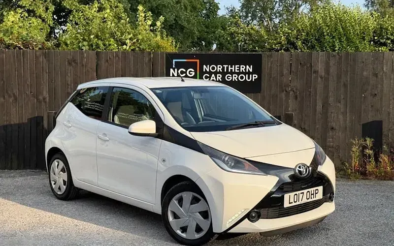 Used Toyota Aygo X-play 69 HP (50 kW) 2017 Hatchback