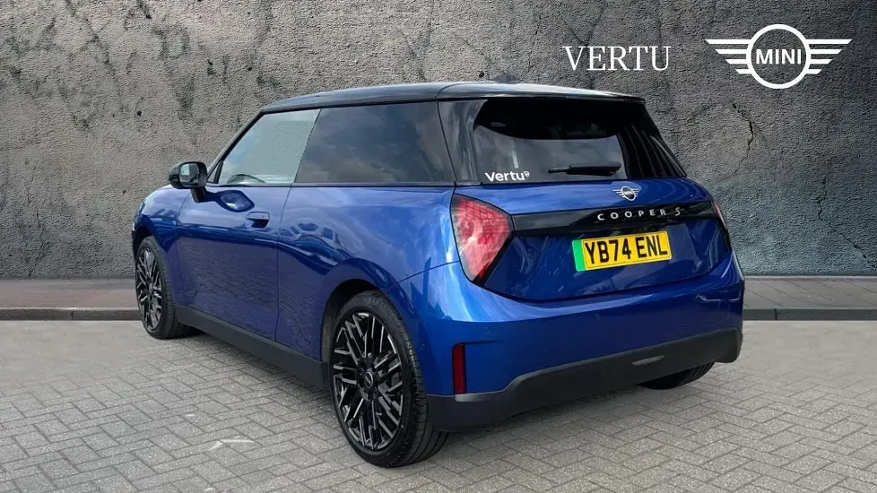 Used Mini Cooper SE Hatch 158 kW (215 HP) 2024 Blue Hatchback