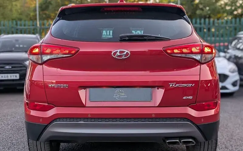 Used Hyundai Tucson Premium 185 HP (136 kW) 2015 Red SUV