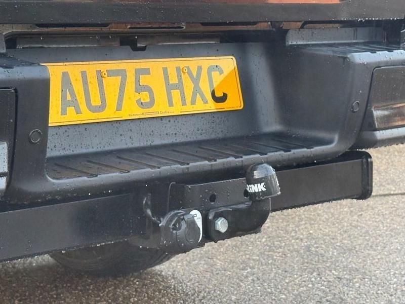 New Isuzu D-Max 163 HP (119 kW) 2025 Black Pickup